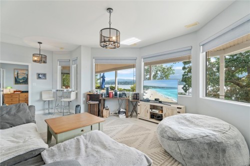11680 Fairtide Rd, Ladysmith, BC 