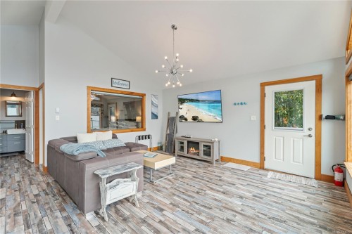 11680 Fairtide Rd, Ladysmith, BC 