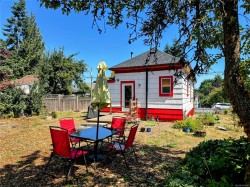 37 Strickland St Nanaimo, BC V9R 4S1