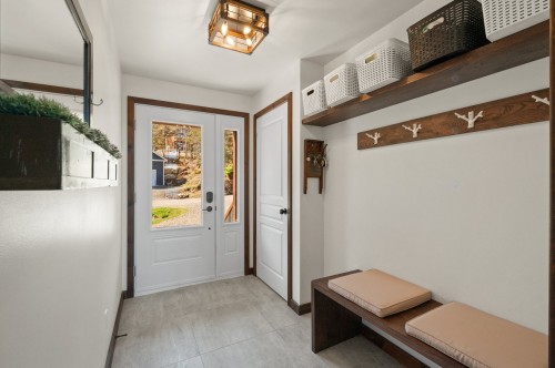 Hall d'entrée/Vestibule - 55 Ch. Bélair, Val-Des-Lacs, QC - Indoor Photo Showing Other Room