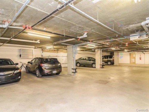 Garage - 307-11891 Rue Lachapelle, Montréal (Ahuntsic-Cartierville), QC - Indoor Photo Showing Garage