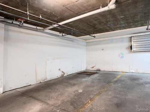 Garage - 307-11891 Rue Lachapelle, Montréal (Ahuntsic-Cartierville), QC - Indoor Photo Showing Garage