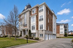 101-2365 Rue Versailles  Mascouche, QC J7K 0L3