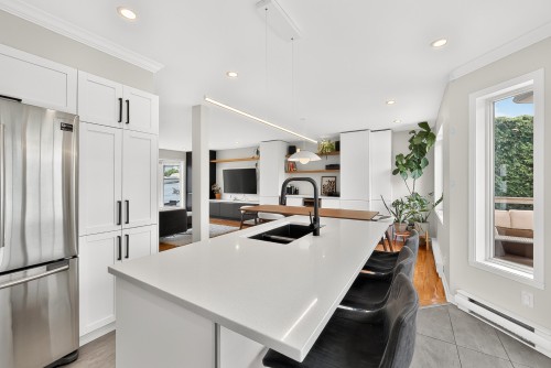 Cuisine - 38 Rue Toupin, Saint-Constant, QC - Indoor Photo Showing Kitchen With Double Sink With Upgraded Kitchen