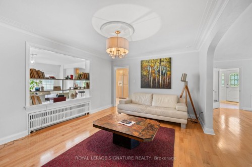2234 Gordon Drive, Mississauga, ON - Indoor Photo Showing Living Room
