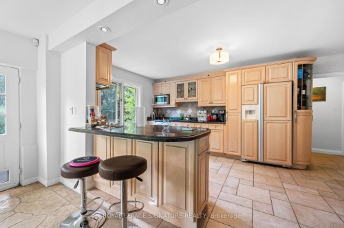 2234 Gordon Drive, Mississauga, ON - Indoor Photo Showing Kitchen