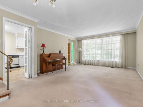 162 Bathgate Drive, Toronto, ON - Indoor Photo Showing Other Room