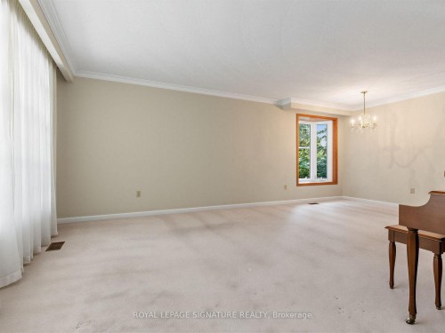 162 Bathgate Drive, Toronto, ON - Indoor Photo Showing Other Room
