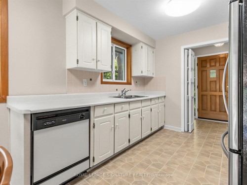 162 Bathgate Drive, Toronto, ON - Indoor Photo Showing Kitchen With Double Sink