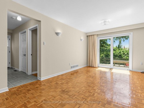 162 Bathgate Drive, Toronto, ON - Indoor Photo Showing Other Room