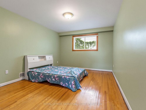 162 Bathgate Drive, Toronto, ON - Indoor Photo Showing Bedroom
