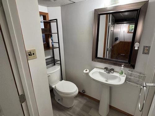 9 Ruttan St., Thunder Bay, ON - Indoor Photo Showing Bathroom