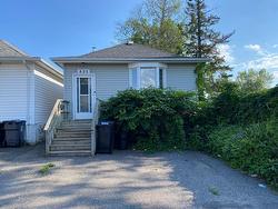 822 Pruden Street  Thunder Bay, ON P7C 2K3