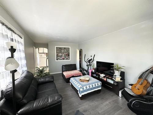 219 Mcculloch St, Thunder Bay, ON - Indoor Photo Showing Living Room