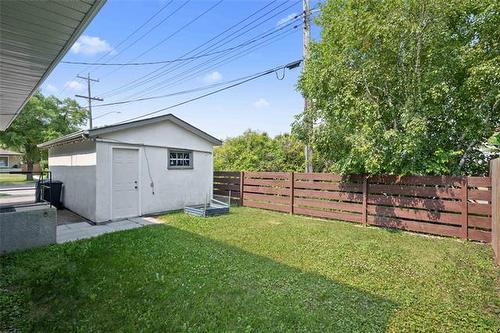 102 Ashbury Bay, Winnipeg, MB - Outdoor With Exterior