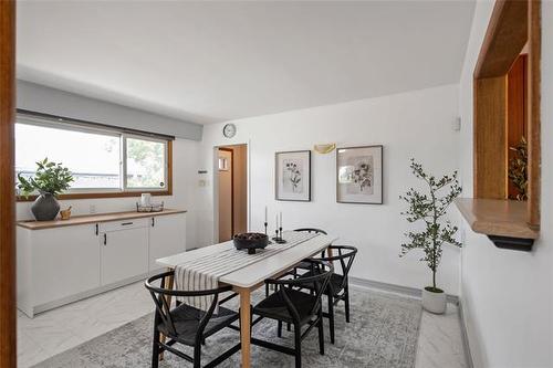 102 Ashbury Bay, Winnipeg, MB - Indoor Photo Showing Dining Room