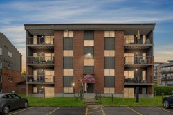 B5-10 Rue des Acadiens  Québec (Charlesbourg), QC G2M 1E6