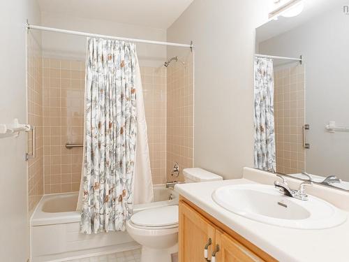 20 Connaught Avenue, Middleton, NS - Indoor Photo Showing Bathroom