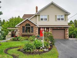 17 Oakley Avenue  Halifax, NS B3M 3G6