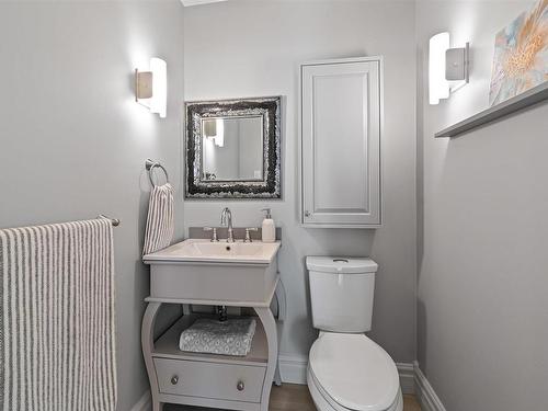 17 Oakley Avenue, Halifax, NS - Indoor Photo Showing Bathroom