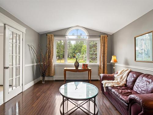 17 Oakley Avenue, Halifax, NS - Indoor Photo Showing Living Room