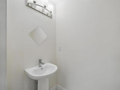 33 Flatrock Crescent, Beechville, NS - Indoor Photo Showing Bathroom
