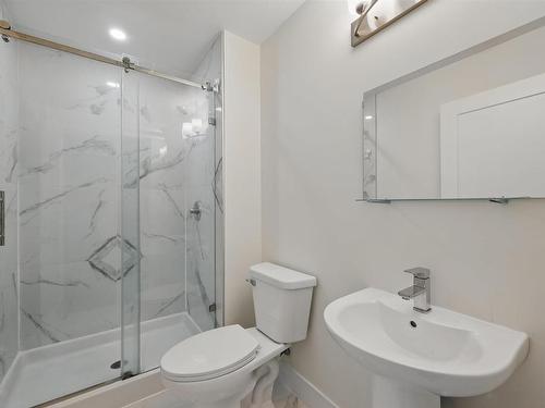 33 Flatrock Crescent, Beechville, NS - Indoor Photo Showing Bathroom