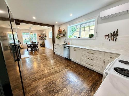211 Winter Street, Summerside, PE - Indoor Photo Showing Kitchen