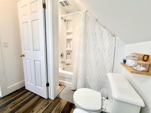 211 Winter Street, Summerside, PE - Indoor Photo Showing Bathroom