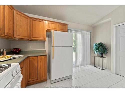 1286 Rendezvous, Windsor, ON - Indoor Photo Showing Kitchen