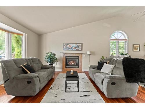 1286 Rendezvous, Windsor, ON - Indoor Photo Showing Living Room With Fireplace