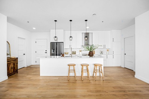 Cuisine - 401-75 Rue Richelieu, Saint-Jean-Sur-Richelieu, QC - Indoor Photo Showing Kitchen With Upgraded Kitchen