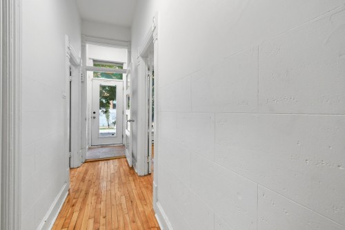Mud Room - 3641  - 3643 Rue St-Urbain, Montréal (Le Plateau-Mont-Royal), QC 