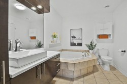Salle de bains attenante à la CCP - 