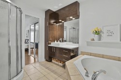 Salle de bains attenante à la CCP - 