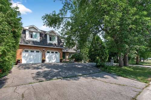 417 Boul. Beaconsfield  Beaconsfield, QC H9W 4B4