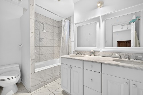 Master Bathroom - 417 Boul. Beaconsfield, Beaconsfield, QC - Indoor Photo Showing Bathroom