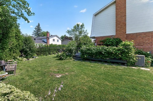Courtyard - 417 Boul. Beaconsfield, Beaconsfield, QC - Outdoor