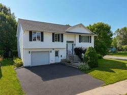 86 Rebecca DR  Fredericton, NB E3B 9N4