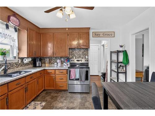 366-368 Beaconsfield Cres, Saint John, NB - Indoor Photo Showing Kitchen With Double Sink