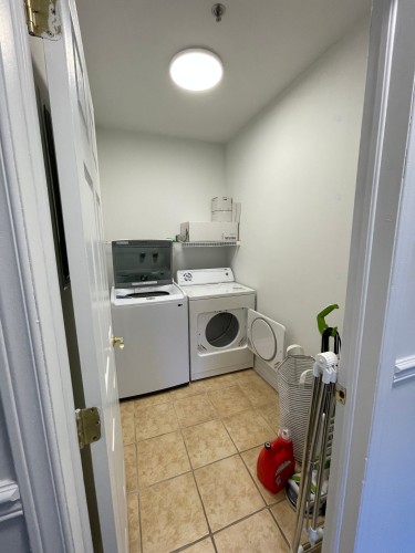 Salle de lavage - 313-1750 Rue St-Louis, Montréal (Saint-Laurent), QC - Indoor Photo Showing Laundry Room