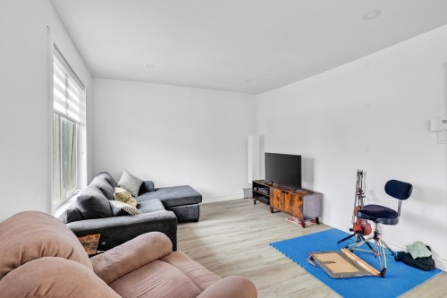 Living Room - 234  - 236 Rue Ambroise-Dearden, Windsor, QC - Indoor Photo Showing Other Room