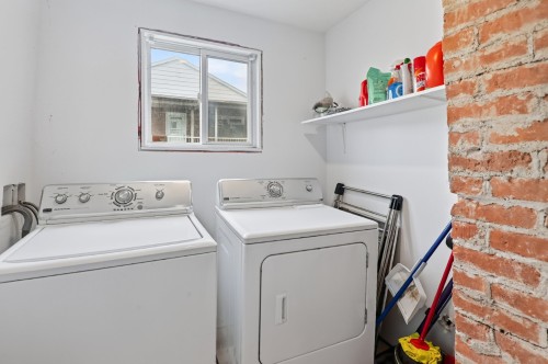 Laundry - 234  - 236 Rue Ambroise-Dearden, Windsor, QC - Indoor Photo Showing Laundry Room