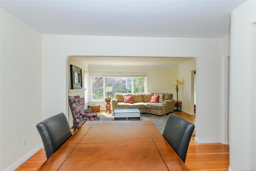 129 Moss St, Victoria, BC 