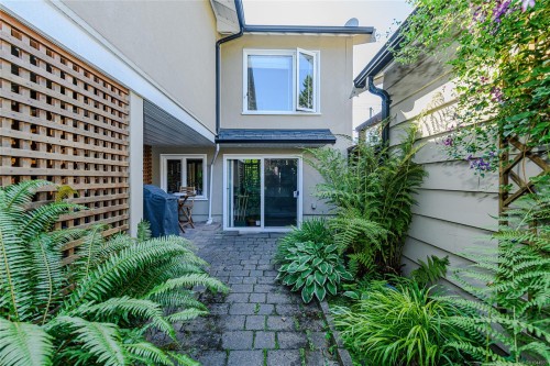 129 Moss St, Victoria, BC 