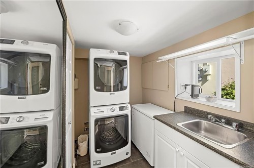 129 Moss St, Victoria, BC 