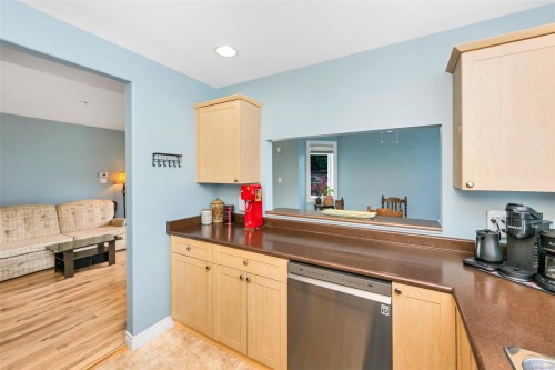 #106-650 Dobson Rd, Duncan, BC - Indoor Photo Showing Kitchen