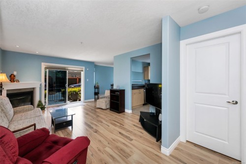 #106-650 Dobson Rd, Duncan, BC - Indoor Photo Showing Living Room With Fireplace