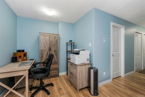 #106-650 Dobson Rd, Duncan, BC - Indoor Photo Showing Office
