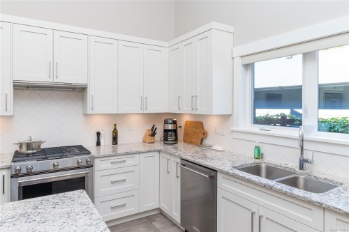 3845 Glen Oaks Dr, Nanaimo, BC 
